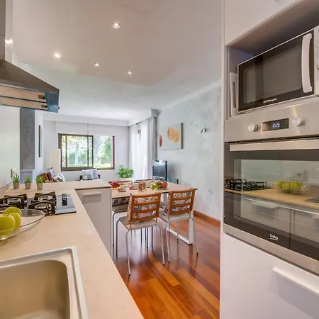 Apartamento With Private Garden *